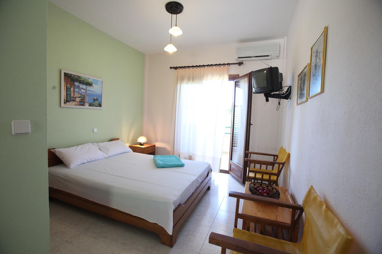 Elena Apartments & Studios Вурвуру Екстериор снимка