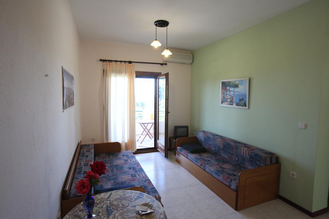Elena Apartments & Studios Вурвуру Екстериор снимка