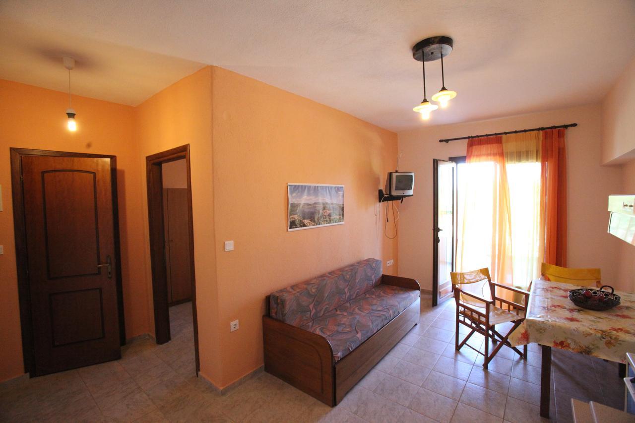 Elena Apartments & Studios Вурвуру Екстериор снимка
